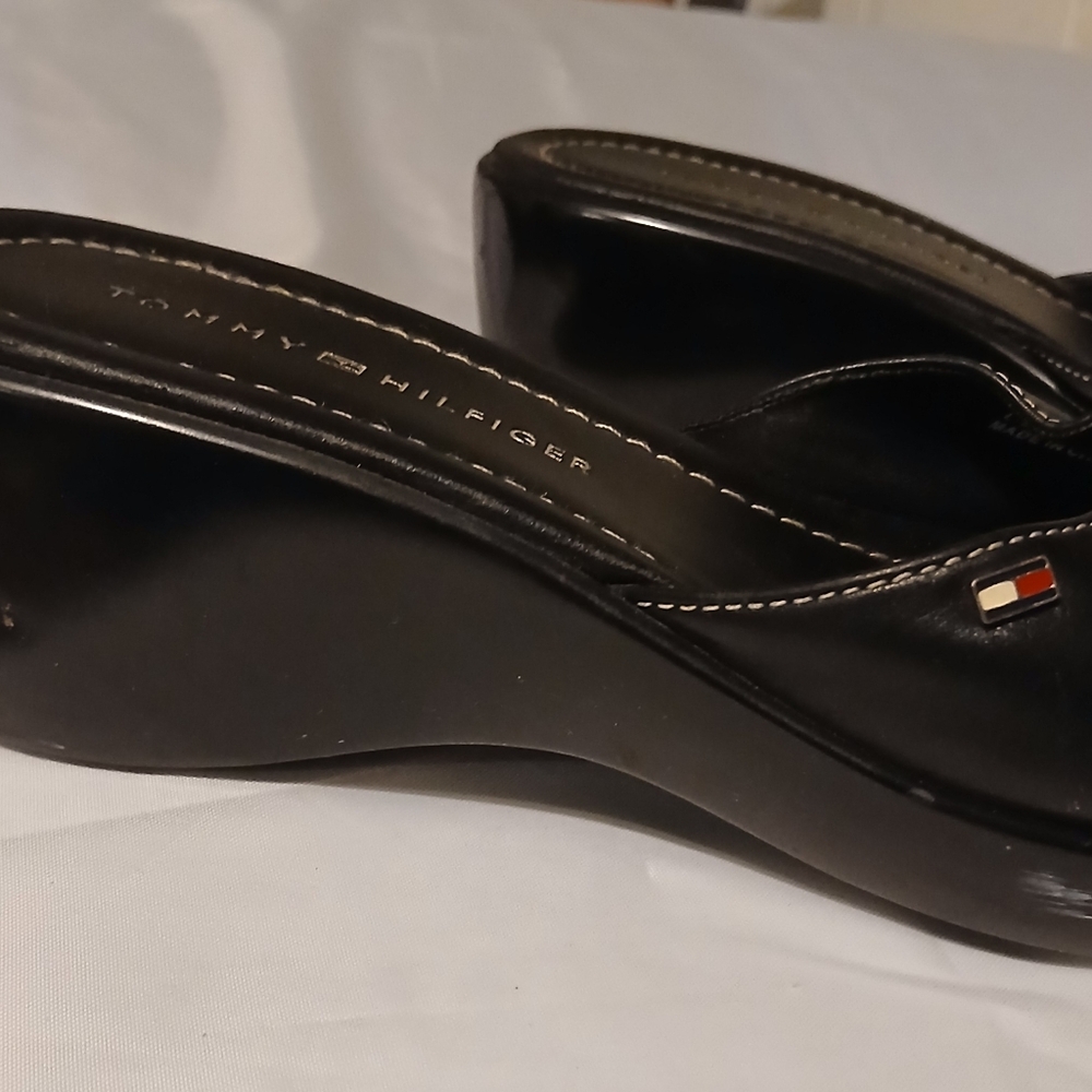 Tommy Hilfiger Open Toe Slides Sz.7 - image 3
